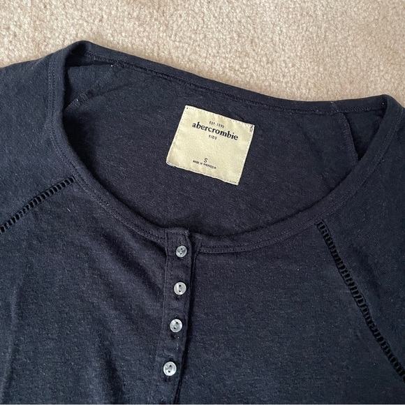 Abercrombie kids tee size S - Picture 2 of 2